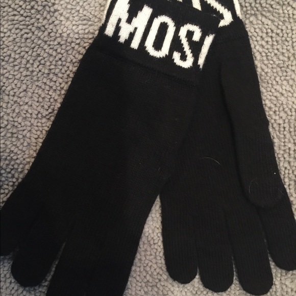 Moschino Wool Acrylic Blend Black Hat Gloves 2 piece set NWOT - Picture 4 of 6